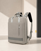 Dunkelgrauer CityChic Rucksack in der reduzierten CARRYON-X-Studiowelt.