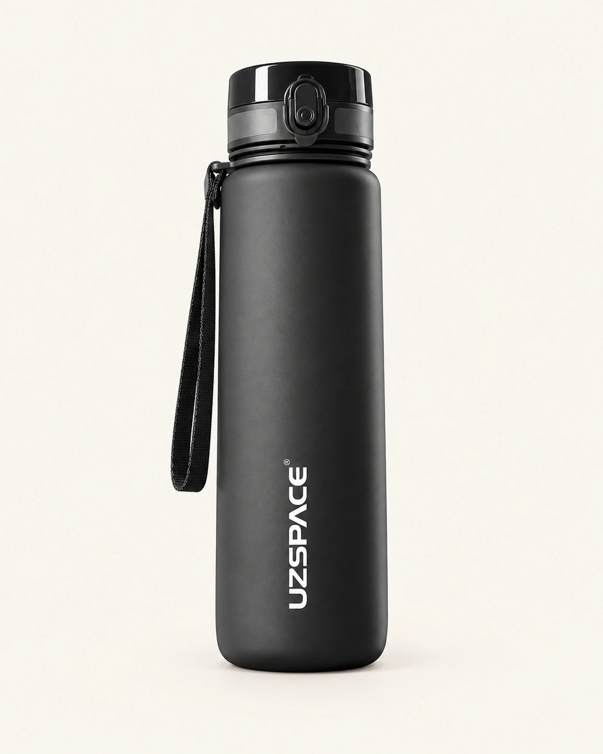 Schwarze CARRYON X HydraGo Trinkflasche mit Einhandverschluss und Trageschlaufe vor warmweißem Hintergrund.