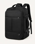 MetroSlim Reise-Rucksack in Schwarz als Freisteller in Front-Dreiviertelansicht.