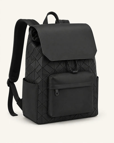 Schwarzer OfficePro Rucksack als Freisteller auf warmweißem Hintergrund.