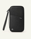CARRYON X TravelSafe Dokumententasche in Schwarz als Freisteller auf warmweißem Hintergrund